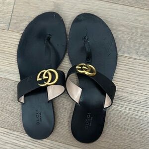 Gucci leather thong sandals